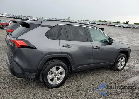 2021 Toyota Rav4 Xle z USA, uszkodzony, nr VIN 2T3P1RFVXMC204326
